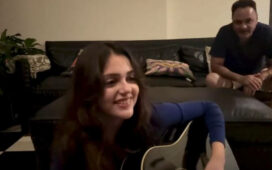 Aneet Padda Sings Saiyaara Father Navdeep Padda