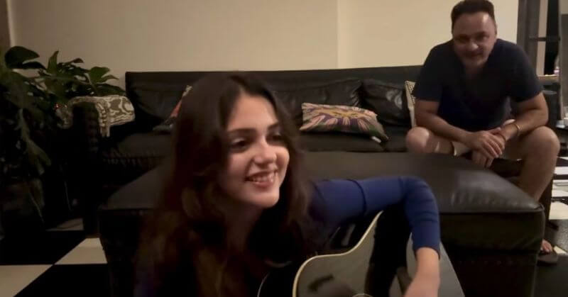 Aneet Padda Sings Saiyaara Father Navdeep Padda