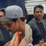 Vicky Kaushal Removes Shoes Accepting Sambhaji Maharaj Idol