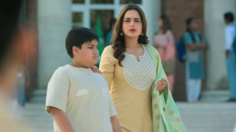 Ayesha Khan Kis Kisko Pyaar Karoon 2