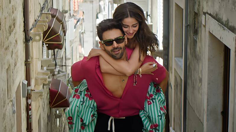 Kartik Aaryan Ananya Panday TMMTMTTM Review