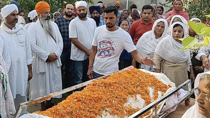 Randeep Hooda Dalbir Kaur Last Rites