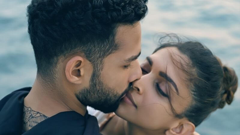 Siddhant Chaturvedi Deepika Padukone Intimate Scene