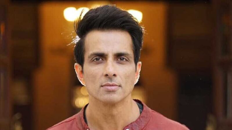 Sonu Sood helping migrant workers