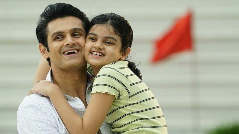 Vishal Nayak With His Daughter